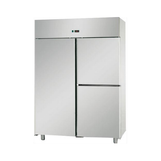 ARMOIRE RÉFRIGÉRÉE MONOBLOC EN ACIER INOXYDABLE GN 2/1 AVEC 1 PORTE ET 2 PORTES - Température -18 / -22 C