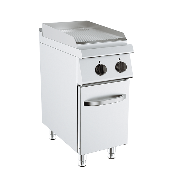 Fry top elettrico piastra rigata su vano, profondità 70 cm, potenza 3,6 kW