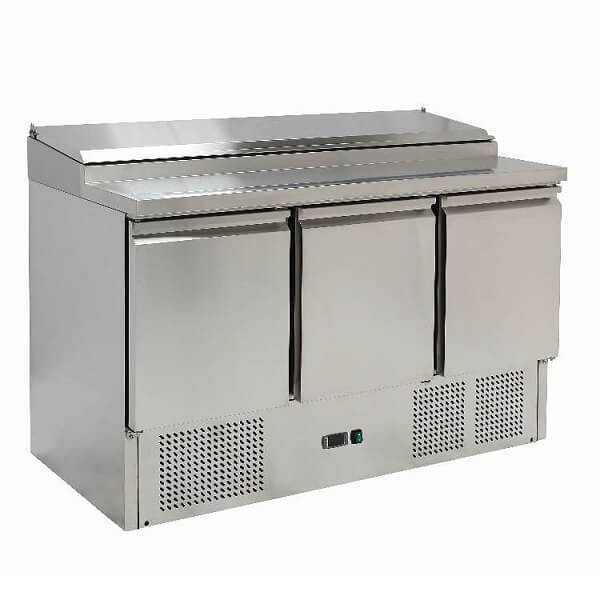 Saladette with 3 doors with condiment tray | 136.5 x 70 x 97 H cm