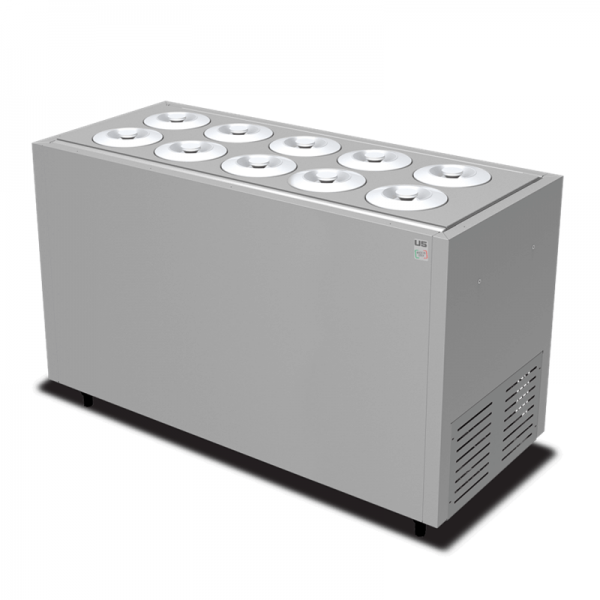 Built-in cockpit ice cream counter with 10 flavors and COMBI reserve