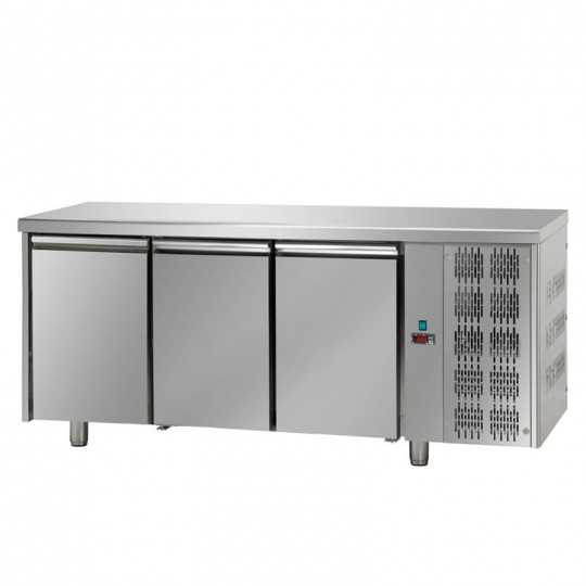 3 door counter fridge for 60 x 40 cm trays, depth 80 cm